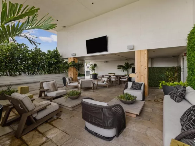 3-bedroom condo for rent in Hallandale Beach - 1800 S Ocean Dr 1401 - MondialRealty