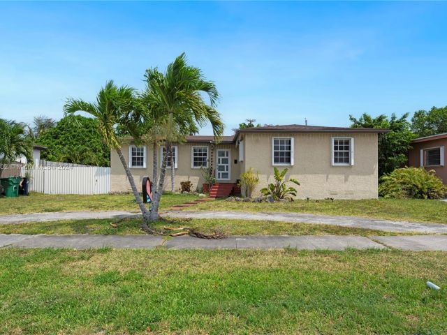 Home for sale at 8281 SW 28th St - photo 5465216