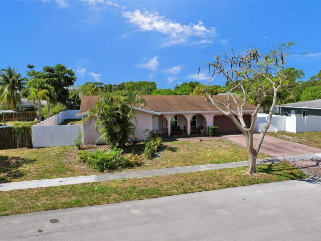 Home for sale at 1780 SW 12th St - photo 5496516