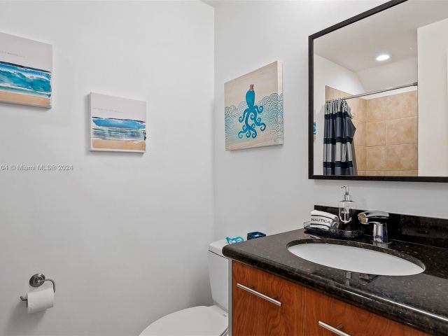 Home for rent at 777 NE 4th Ave 777 - photo 5465916