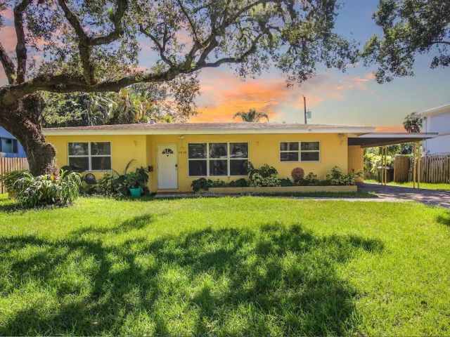 Home for rent at 3030 SW 22nd St - photo 5465059