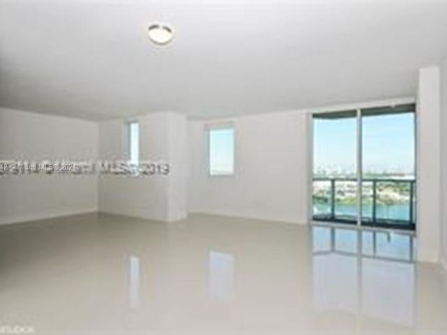 Apartment for rent  Unit # - photo 5468051