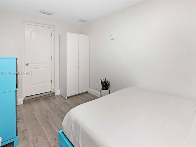 Home for sale at 1535 Hollywood Blvd - photo 5468475