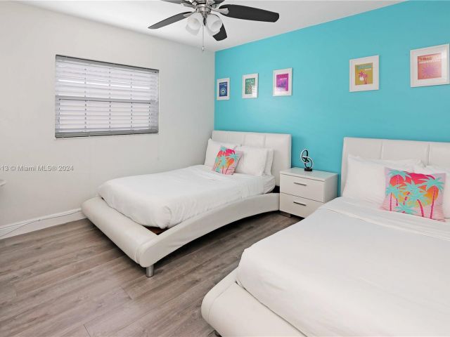 Home for sale at 1535 Hollywood Blvd - photo 5468476