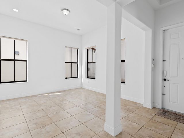 Home for rent at 2673 NW 83rd Ter - photo 5494427