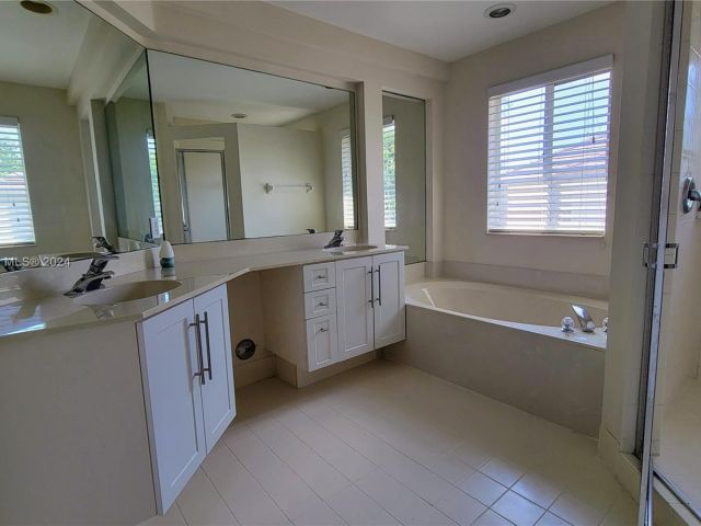 Home for rent at 9938 NW 19th St 9938 - photo 5469159