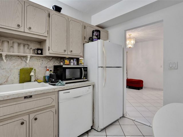 Apartment for sale  Unit #11L - photo 5466411