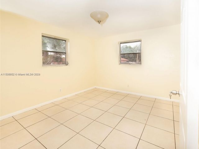 Home for rent at 1520 NW 3rd Ave 0 - photo 5467090