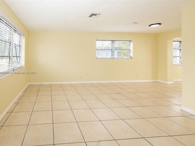 Home for rent at 1520 NW 3rd Ave 0 - photo 5467095