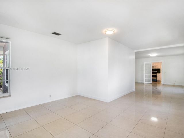 Home for rent at 38 NE 50th Ter - photo 5467219