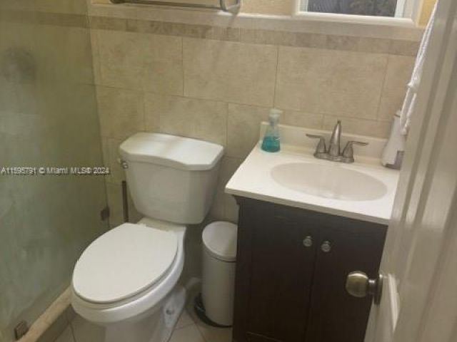 Home for rent at 8400 NW 8th St 8400 - photo 5474877