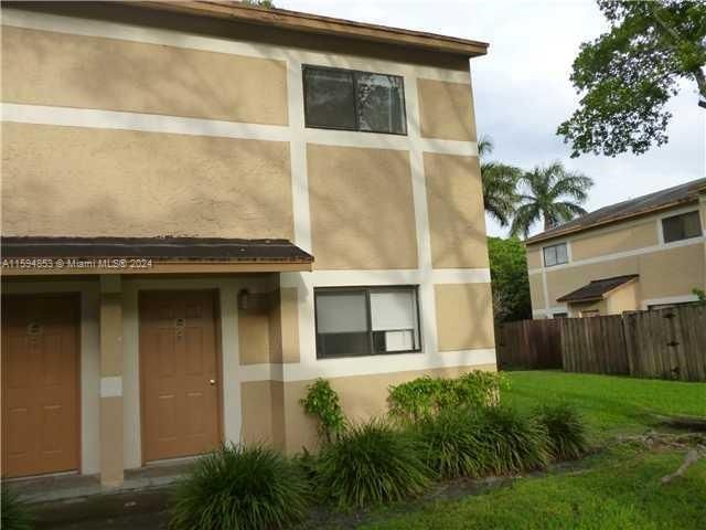 Home for rent at 231 Palm Cir E - photo 5467743