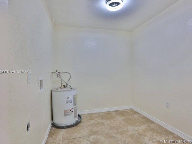 Home for rent at 9100 SW 73rd St 0 - photo 5480044