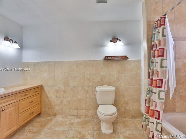 Home for rent at 9100 SW 73rd St 0 - photo 5480047