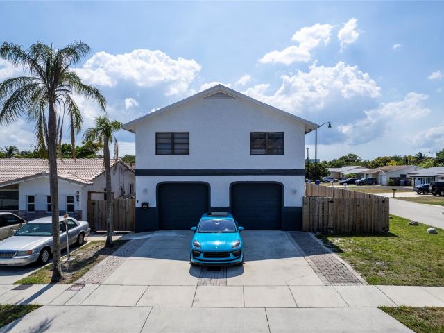 Home for sale at 3861 NE 13th Ter - photo 5478728