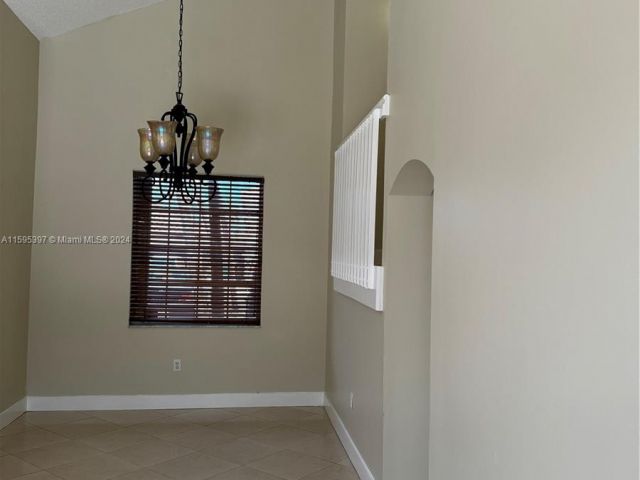 Home for rent at 16084 SW 86th Ter 1 - photo 5469305