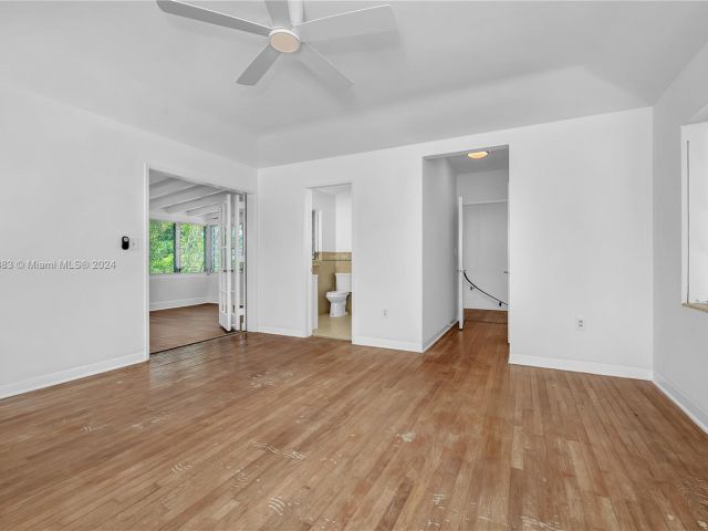 Home for rent at 1000 89th St - photo 5469593