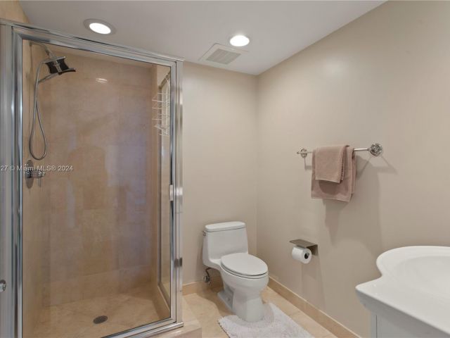 Apartment for sale  Unit #1207 - photo 5472310