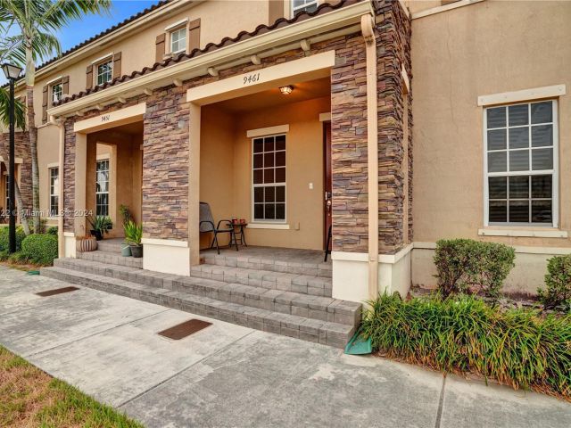 Home for sale at 9461 SW 172nd Ave 9461 - photo 5480421