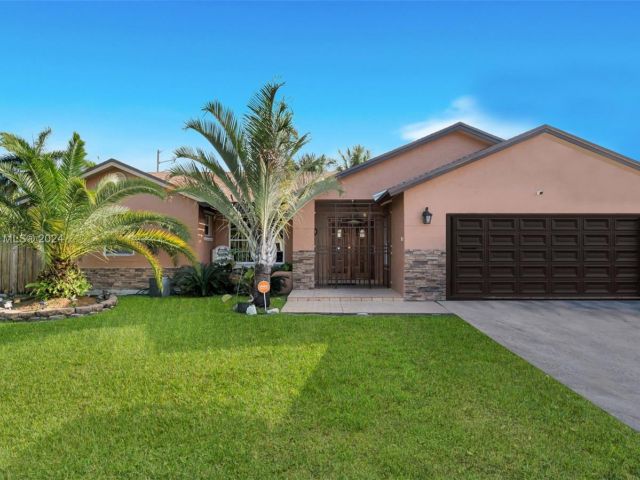 Home for sale at 13702 SW 285th St - photo 5479684