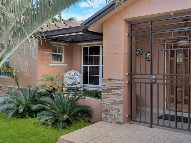 Home for sale at 13702 SW 285th St - photo 5479686