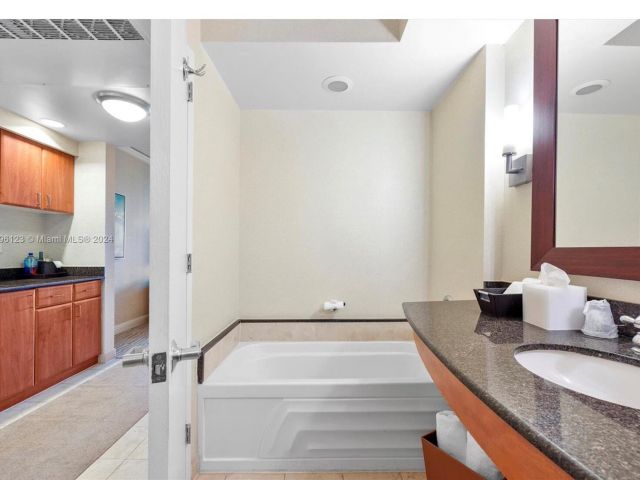 condo for sale in Sunny Isles Beach - 18001 Collins Ave 1710 - MondialRealty