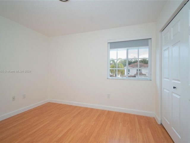 Home for rent at 7042 NW 114th Ct 7042 - photo 5475093