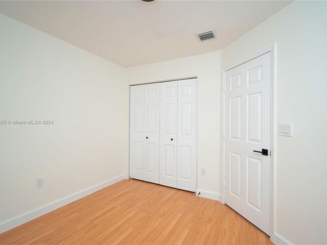 Home for rent at 7042 NW 114th Ct 7042 - photo 5475095