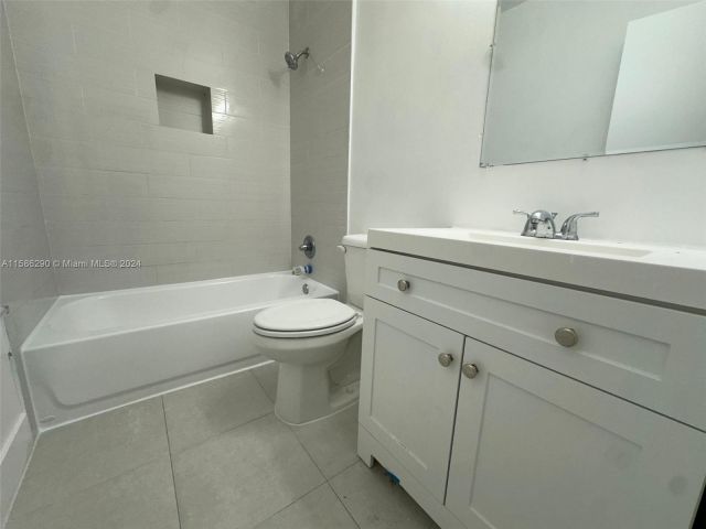 Home for rent at 10846 NE 4th Ave - photo 5471183