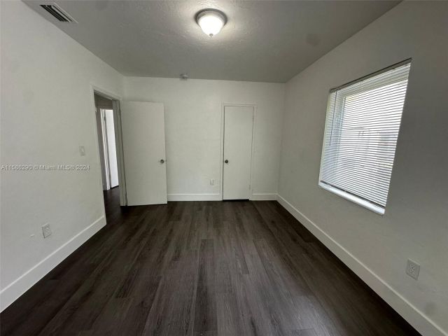 Home for rent at 10846 NE 4th Ave - photo 5471187