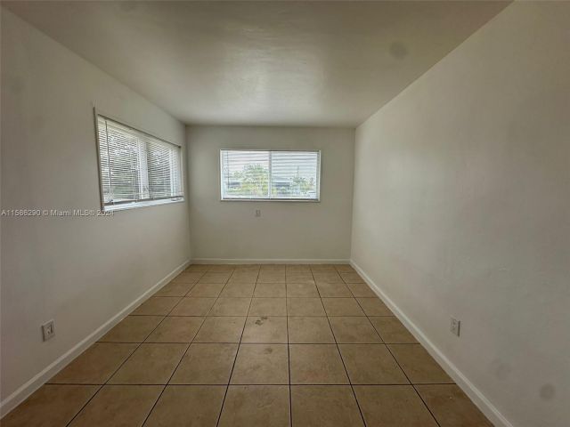 Home for rent at 10846 NE 4th Ave - photo 5471189