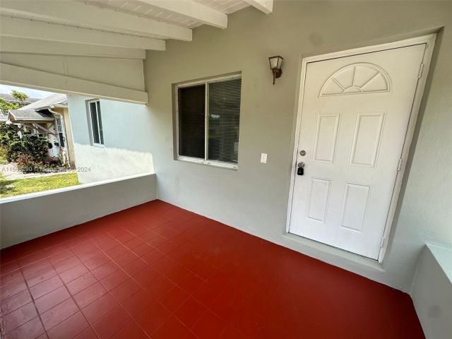 Home for rent at 10846 NE 4th Ave - photo 5471192