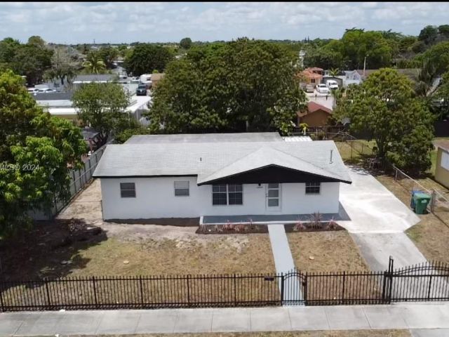 Home for sale at 18830 NW 48th Ct - photo 5486195