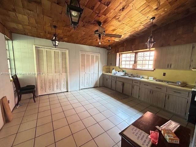 Home for sale at 2525 SW 29th Ave - photo 5475002