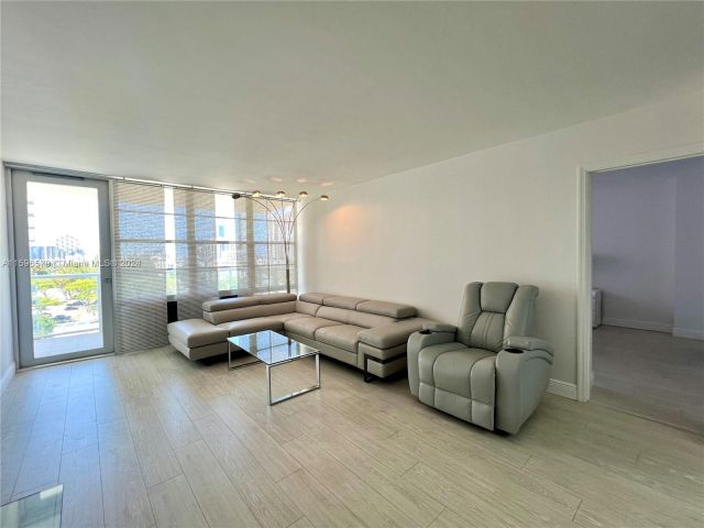 Apartment for sale  Unit #807 - photo 5474176