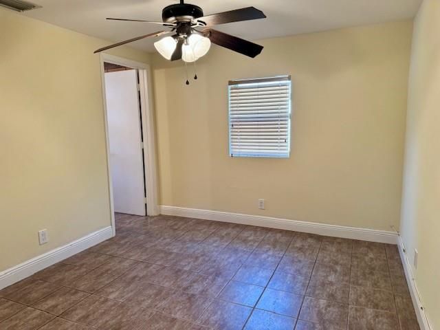 Home for rent at 2624 NE 8th Ct - photo 5476345