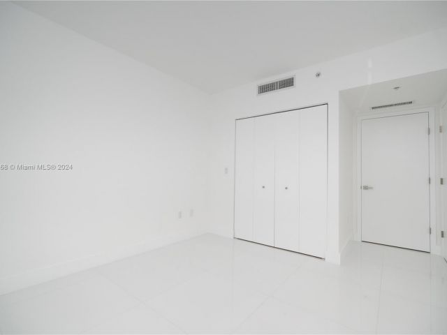 Apartment for rent  Unit #3411 - photo 5476923