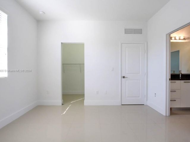 Home for rent at 15611 SW 11th Ter - photo 5474824