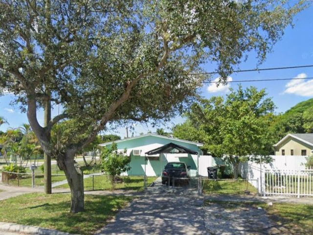 Home for sale at 12300 NW 12th Avenue - photo 5493447