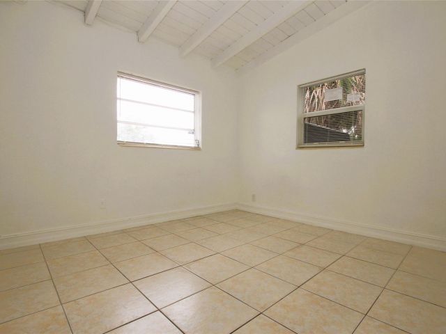 Home for rent at 1545 NW 15th Ter - photo 5474042