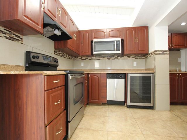 Home for rent at 1545 NW 15th Ter - photo 5474051