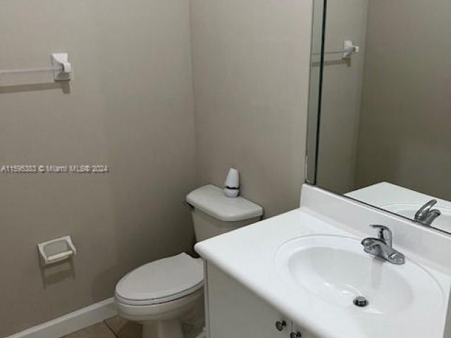 Home for rent at 3124 NW 100th Ct 3124 - photo 5475132