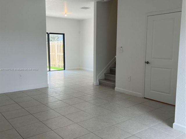 Home for rent at 13388 SW 286th St 0 - photo 5474537