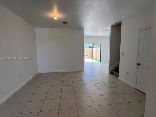 Home for rent at 13388 SW 286th St 0 - photo 5474538