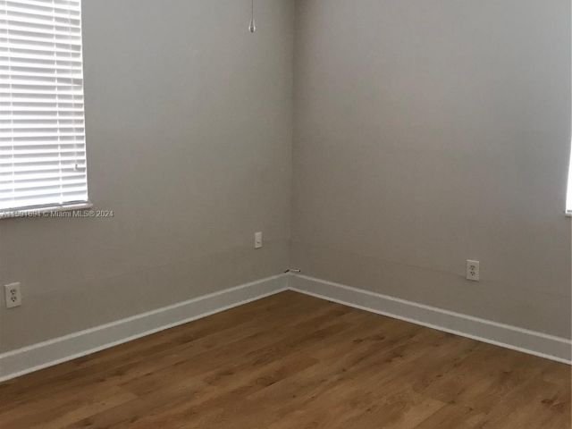 Home for rent at 216 SW 7th St - photo 5474569