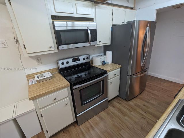 Apartment for rent  Unit # - photo 5477508