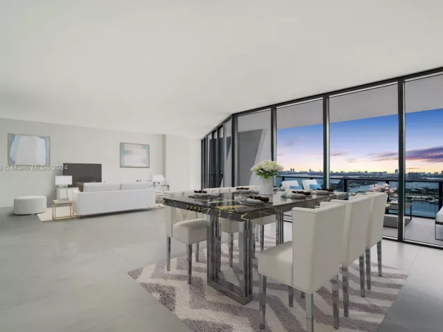 4-bedroom condo for sale in Miami - 1000 Biscayne Blvd 3701 - MondialRealty