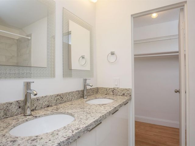 Home for rent at 9455 Bay Harbor Ter 4S - photo 5475492