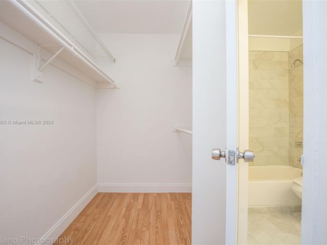 Home for rent at 9455 Bay Harbor Ter 4S - photo 5475494