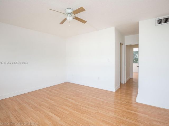 Home for rent at 9455 Bay Harbor Ter 4S - photo 5475497